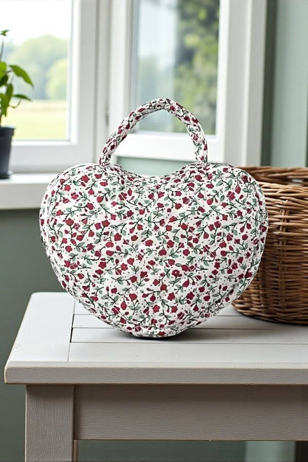Sweetheart Travel Bag: Red Floral